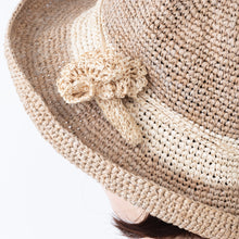 画像をギャラリービューアに読み込む, 手編み ナチュラル ラフィア フラワー コサージュ マダガスカル