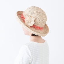 画像をギャラリービューアに読み込む, 手編み ナチュラル ラフィア フラワー コサージュ マダガスカル