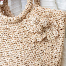 画像をギャラリービューアに読み込む, 手編み ナチュラル ラフィア フラワー コサージュ マダガスカル