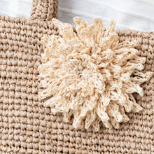 画像をギャラリービューアに読み込む, 手編み ナチュラル ラフィア フラワー コサージュ マダガスカル