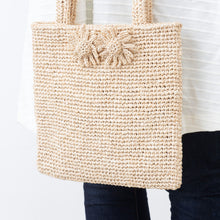 画像をギャラリービューアに読み込む, 手編み ナチュラル ラフィア フラワー コサージュ マダガスカル