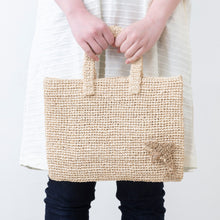 画像をギャラリービューアに読み込む, イルカブローチ_ BIR