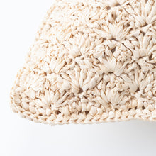 画像をギャラリービューアに読み込む, 手編み ナチュラル ラフィア インテリア アバカ クッション マダガスカル