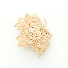 画像をギャラリービューアに読み込む, 手編み ナチュラル ラフィア フラワー コサージュ マダガスカル