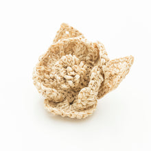 画像をギャラリービューアに読み込む, 手編み ナチュラル ラフィア フラワー コサージュ マダガスカル