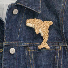 画像をギャラリービューアに読み込む, イルカブローチ_ BIR